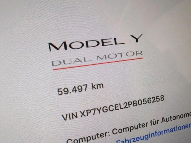 Tesla Model Y AWD Dual Motor Performance