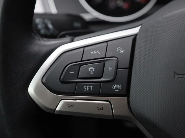 Volkswagen Passat 1.5 TSI Business Variant