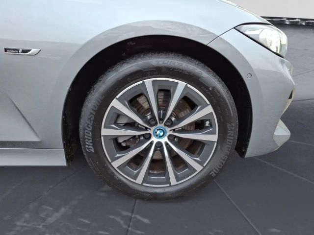 BMW 320 320e Touring