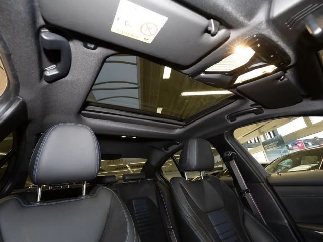 BMW 330 330i M-Sport Sedan xDrive