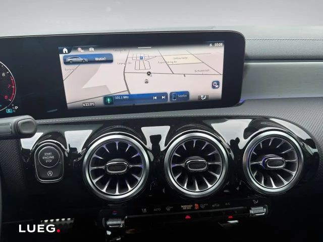 Mercedes-Benz CLA 200 AMG Line Shooting Brake