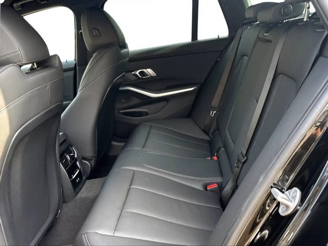 BMW 330 330e Touring xDrive