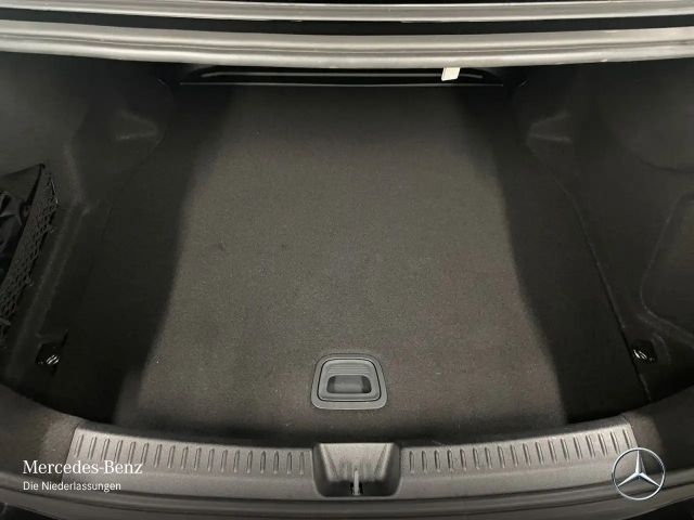 Mercedes-Benz E 200 AMG Line Sedan