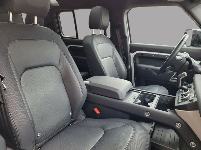 Land Rover Defender 110 D300 Dynamic SE