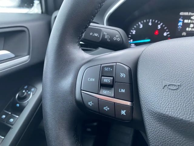 Ford Focus Cool & Connect Wagon