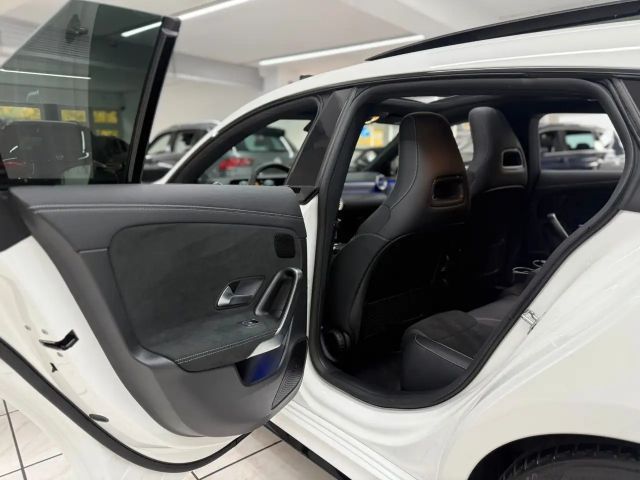 Mercedes-Benz CLA 200 AMG Line Shooting Brake