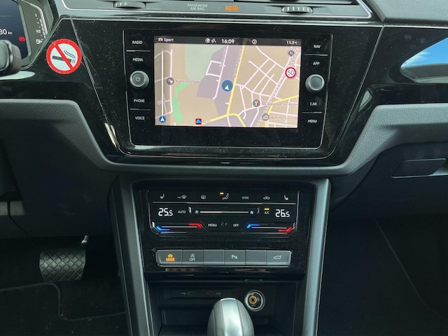 Volkswagen Touran 1.5 TSI DSG R-Line