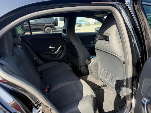 Mercedes-Benz A 180 AMG Line