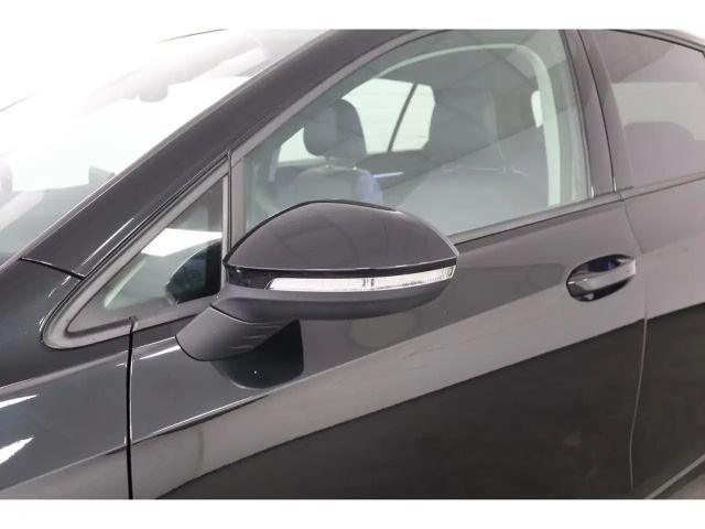 Volkswagen Golf 1.5 eTSI DSG Golf VIII