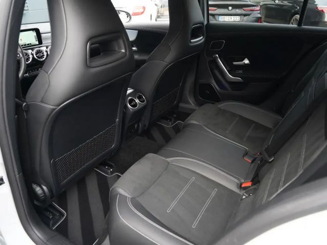 Mercedes-Benz A 220 A 220 d AMG Line