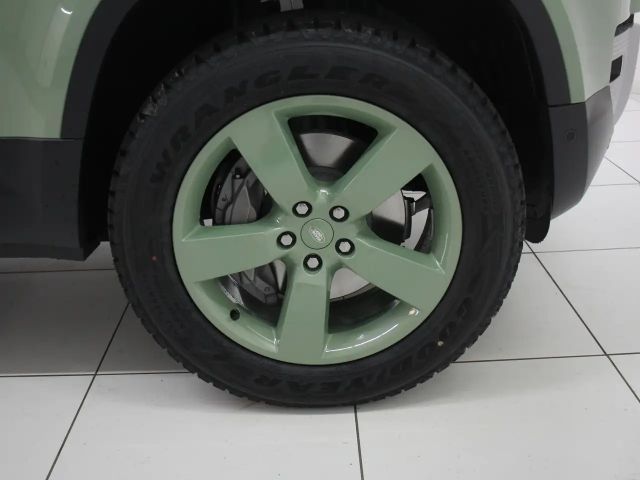 Land Rover Defender 110 D300