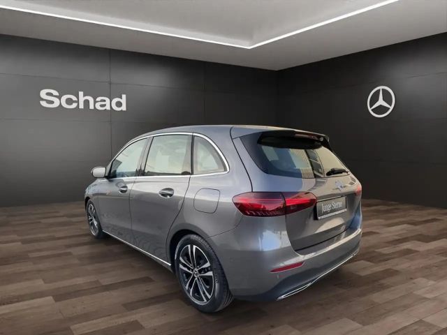 Mercedes-Benz B 180 Sedan