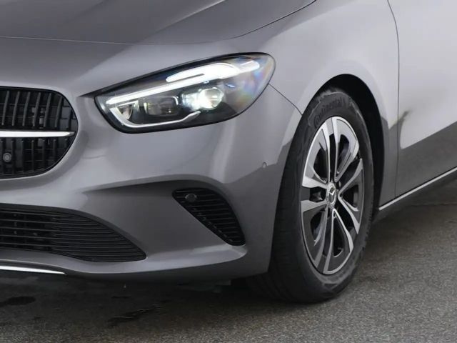 Mercedes-Benz B 200 Sedan