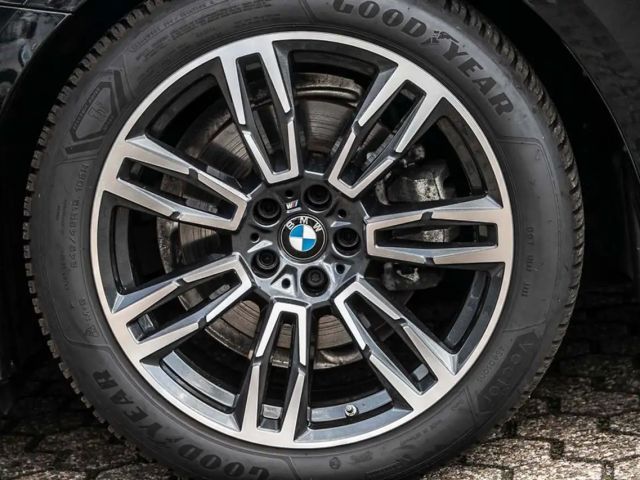 BMW 520 520i M-Sport Sedan