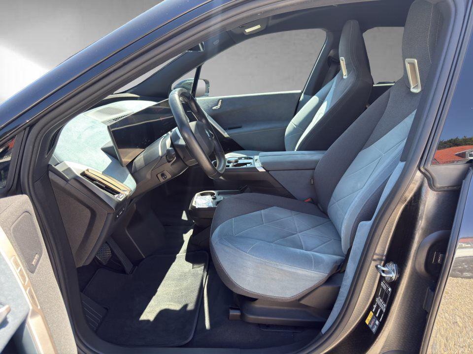 BMW iX xDrive40