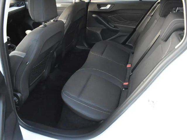 Ford Focus Cool & Connect