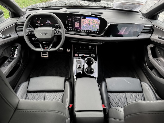 Audi A6 Avant Quattro S-Tronic