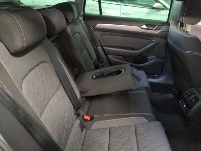 Volkswagen Passat 2.0 TSI Business DSG Variant