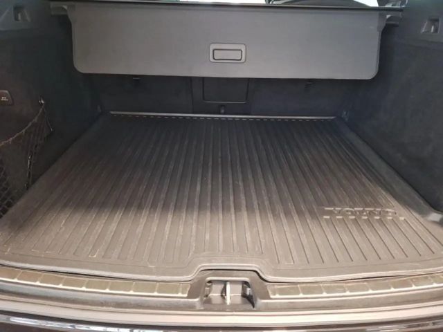 Volvo XC60 Dark Plus