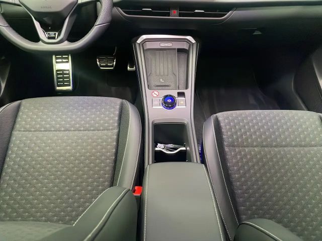 Volkswagen T-Roc 1.5 eTSI DSG R-Line