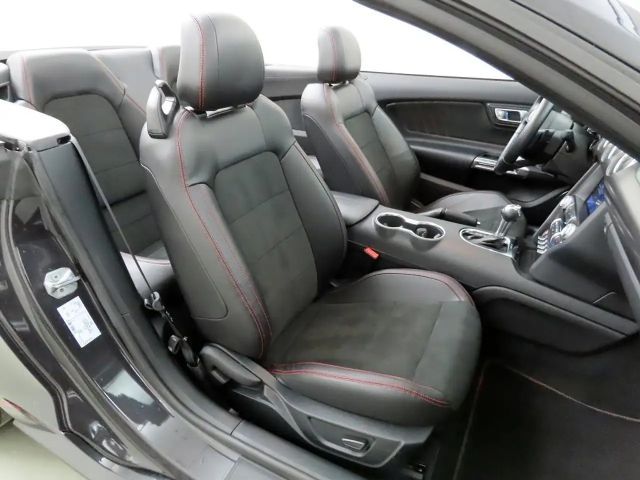 Ford Mustang Convertible GT 5.0 V8