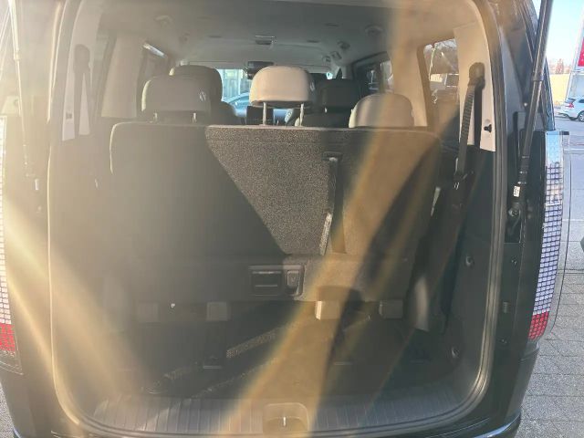 Hyundai Staria Signature