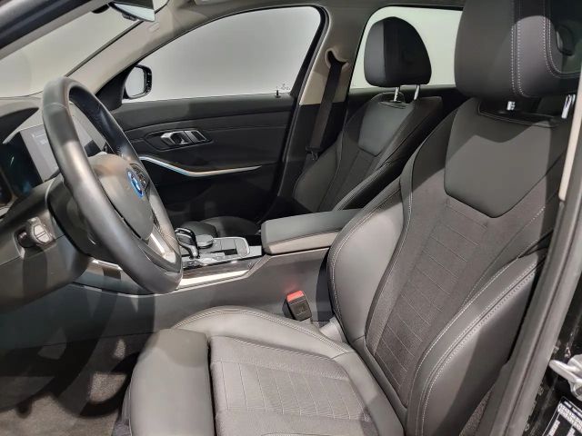 BMW 320 320e Sport Line xDrive