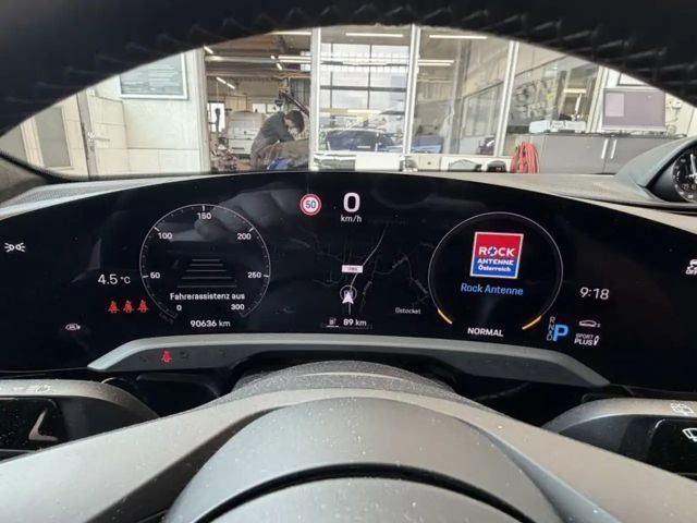 Porsche Taycan 4 Cross Turismo