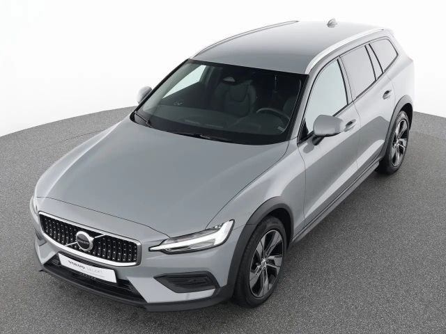 Volvo V60 Cross Country AWD Plus