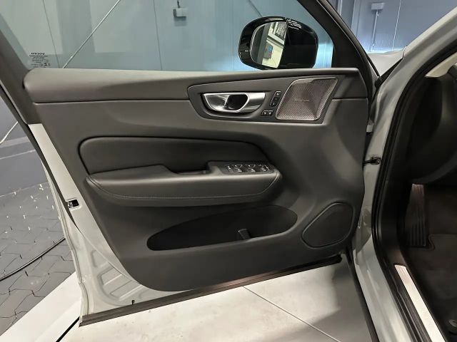 Volvo XC60 AWD Business Dark Plus