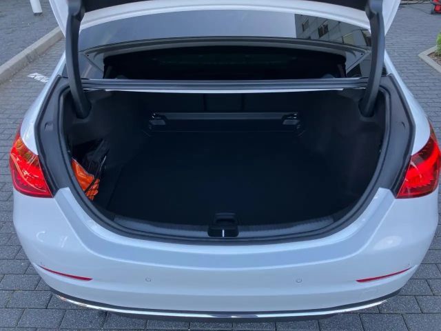 Mercedes-Benz C 180 AVANTGARDE Sedan