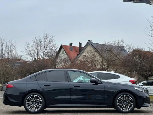 BMW 520 520d M-Sport Sedan