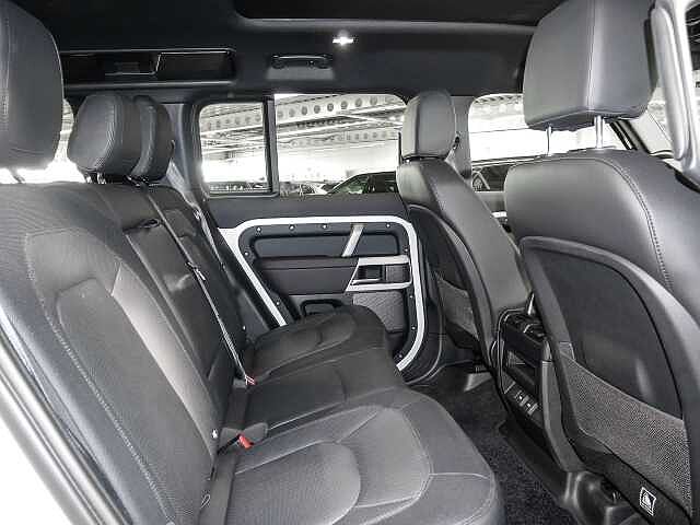 Land Rover Defender 110 Dynamic SE