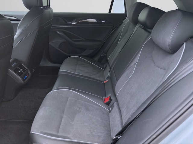 Volkswagen Passat 1.5 eTSI Business DSG