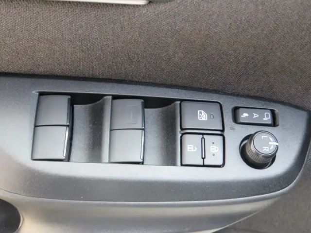 Toyota Yaris Hatchback Hybride Team D