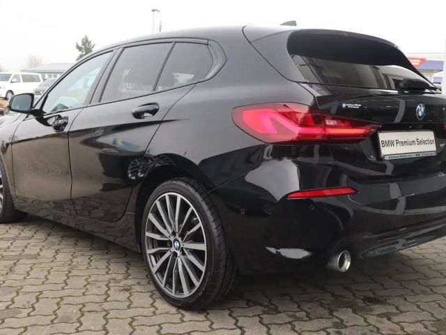 BMW 118 118d Sedan Sport Line