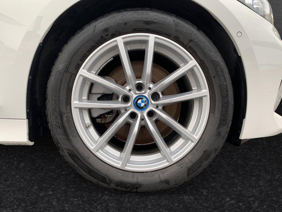 BMW 330 330e Touring