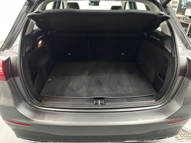 Mercedes-Benz B 200 Progressive Sedan