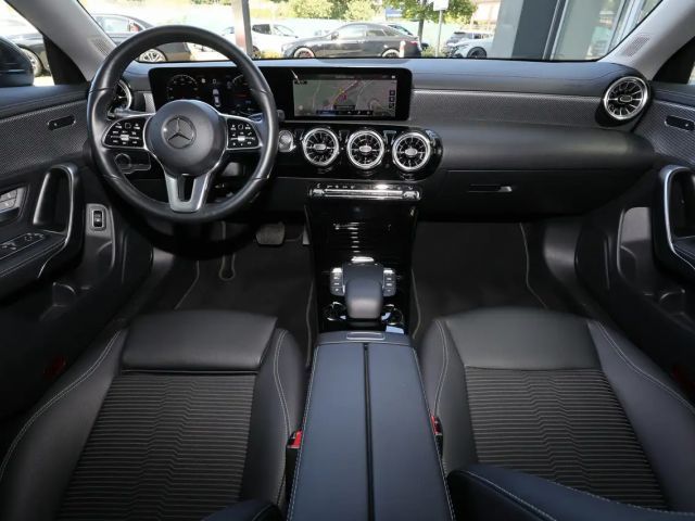 Mercedes-Benz CLA 250 CLA 250 e Coupé