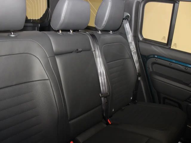 Land Rover Defender 110