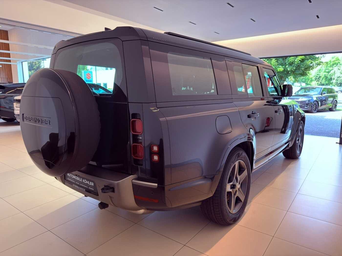 Land Rover Defender Dynamic SE