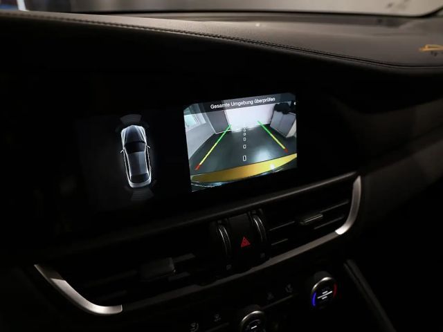 Alfa Romeo Giulia AT8 AWD Q4