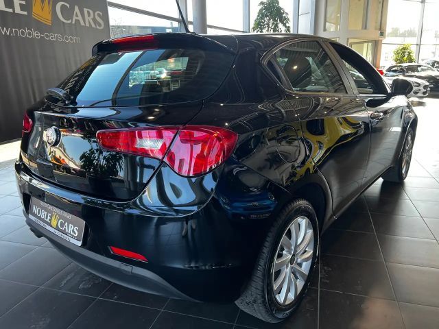 Alfa Romeo Giulietta Basis KLIMA NAVI