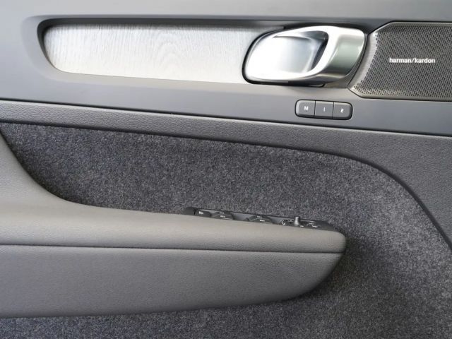 Volvo XC40 Dark Plus