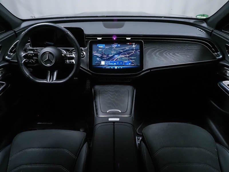 Mercedes-Benz E 200 AMG Line Sedan