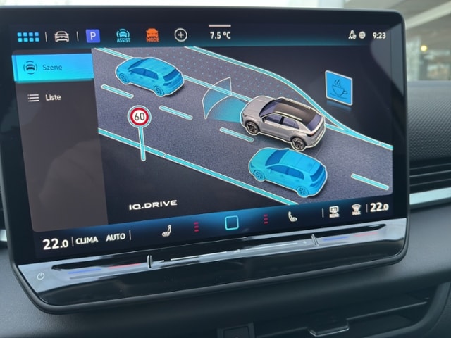 Volkswagen T-Roc 1.5l eTSI MATRIX+CARPLAY+AEREA+HEAD