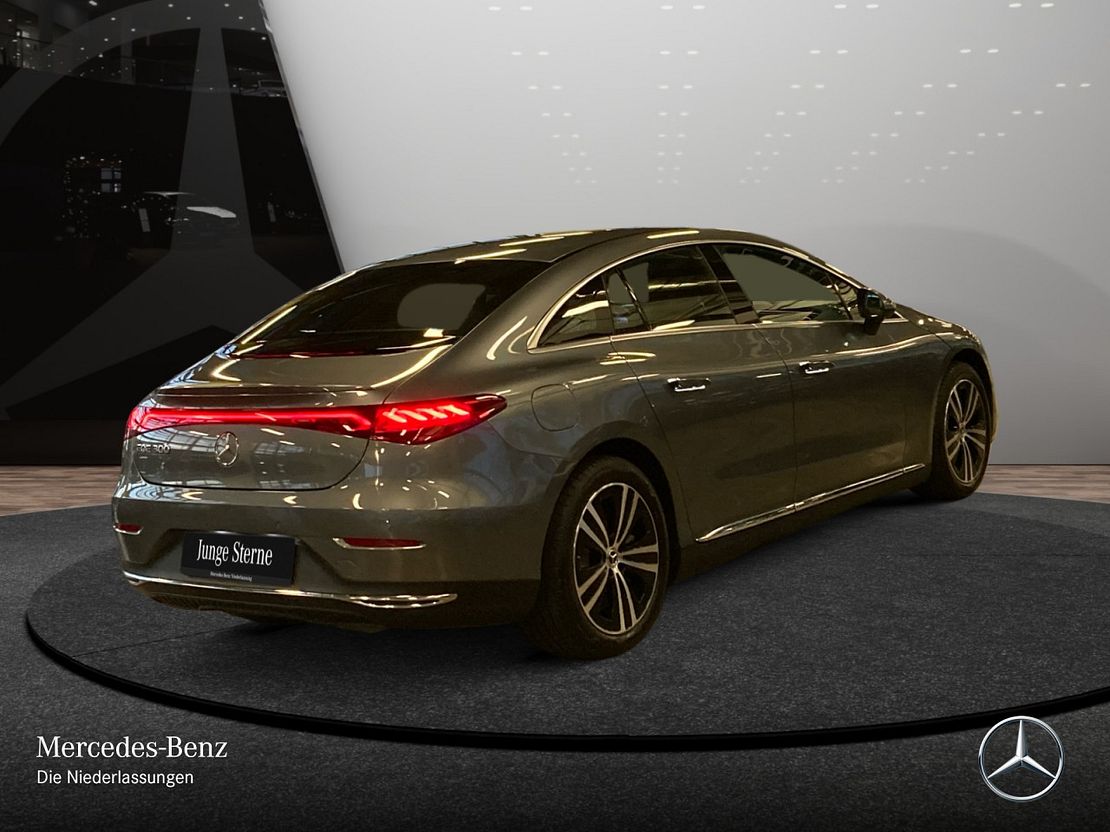 Mercedes-Benz EQE 300 Sedan