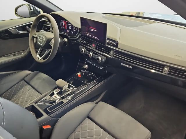 Audi RS4 Avant Quattro