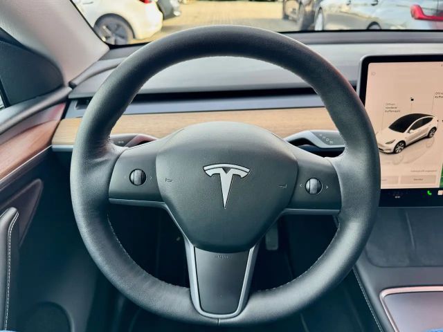 Tesla Model Y AWD Long Range