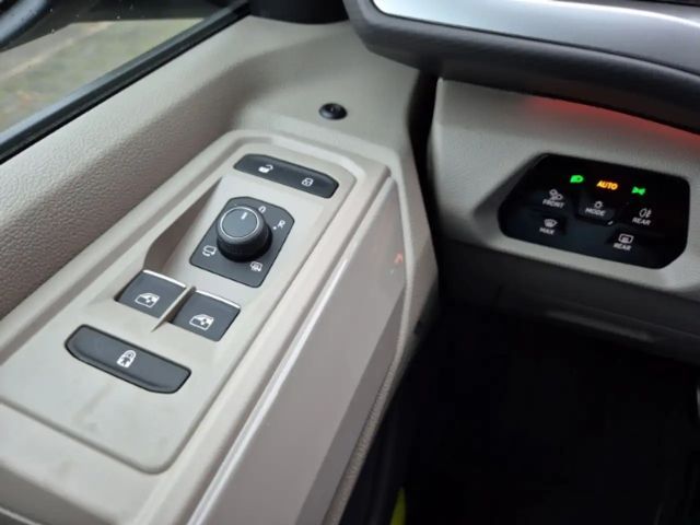 Volkswagen Multivan DSG Style T7